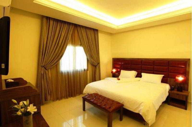 Le Noble Hotel Zouk El Kharab ภายนอก รูปภาพ